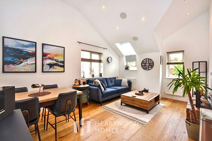 1 Bedroom Flat For Sale In Luton Road, Harpenden, AL5