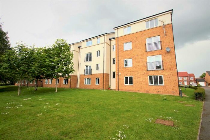 2 Bedroom Apartment To Rent In Cedar Drive, Seacroft, Leeds, LS14
