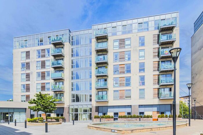 2 Bedroom Flat To Rent In B K D Plaza, Cotterells, Hemel Hempstead, Hertfordshire, HP1