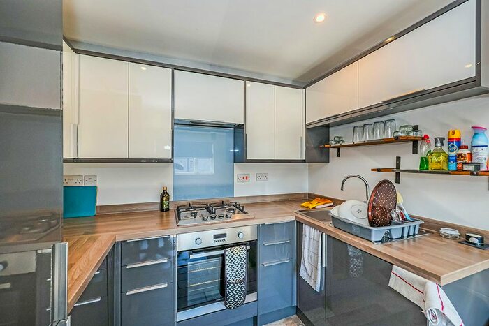 1 Bedroom Flat To Rent In Chaffinch Green, Waterlooville, Hampshire, PO8