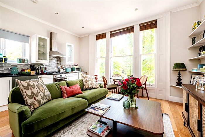 1 Bedroom Flat For Sale In Oxford Gardens, London, W10