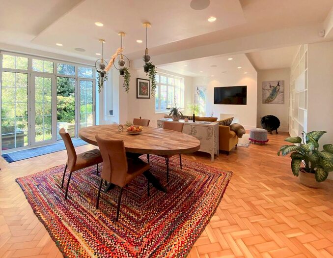 3 Bedroom Flat To Rent In Wood Lane, Highgate, London, N6