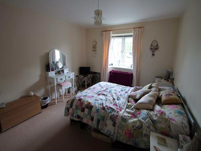 3 Bedroom House To Rent In Cherry Court, Leeds, LS6