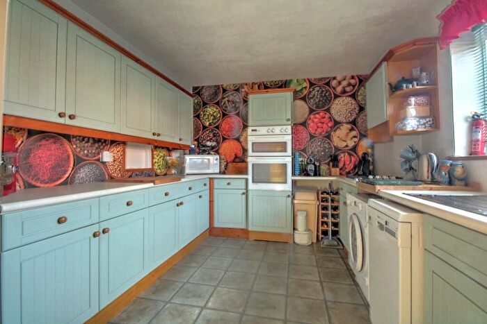3 Bedroom Terraced House For Sale In Lloyd Goring Close, Littlehampton, BN16