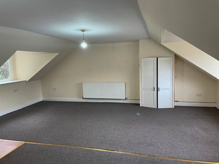 2 Bedroom Flat To Rent In Oak Villas, Swansea, Swansea, SA9
