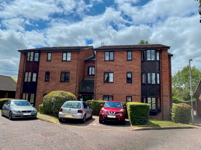 2 Bedroom Apartment To Rent In Poets Chase, Aylesbury, Buckinghamshire, HP21