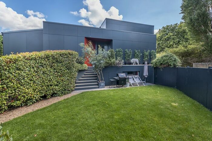 5 Bedroom Flat To Rent In Dawlish Avenue, London, SW18