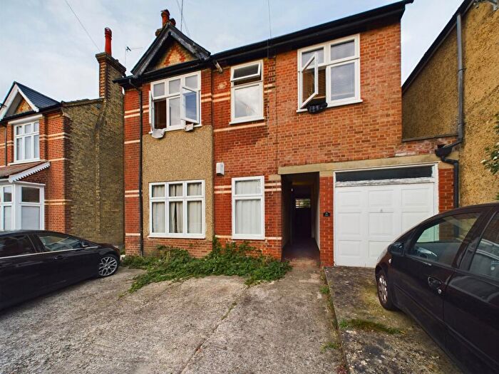 1 Bedroom Apartment For Sale In Ramsden Road, London, N11