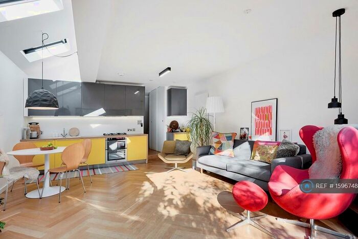 2 Bedroom Flat To Rent In Clapham South, London, SW12