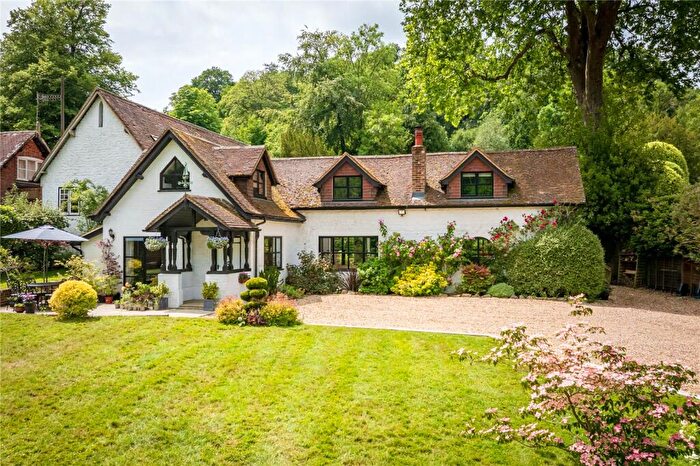 4 Bedroom Link Detached House For Sale In Godalming Road, Hascombe, Godalming, Surrey, GU8