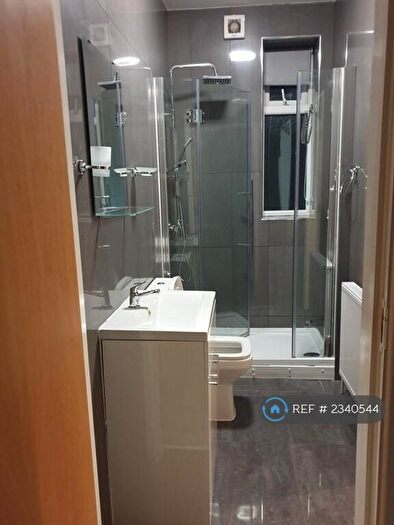 2 Bedroom Flat To Rent In Bordesley Green East, Stechford, Birmingham, B33