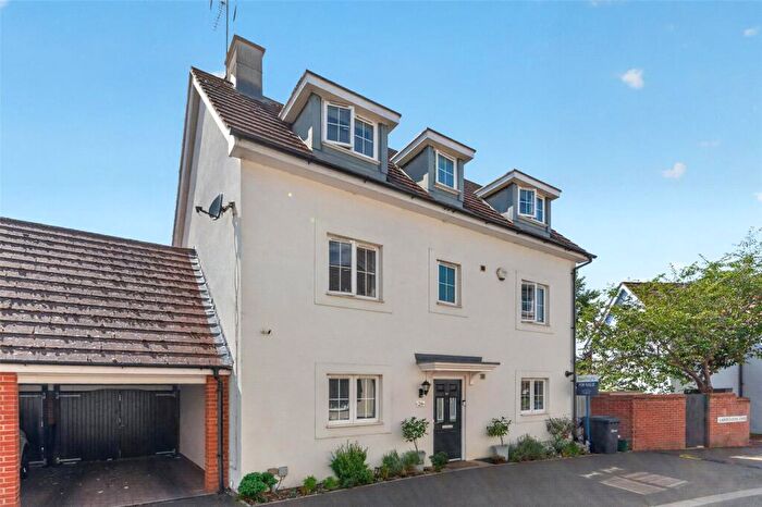4 Bedroom House For Sale In Lambourne Chase, Chelmsford, Essex, CM2