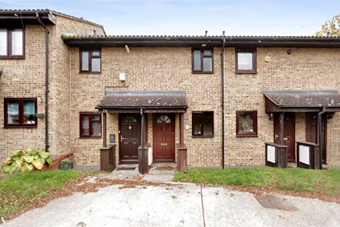 1 Bedroom Property For Sale In Sandpiper Way, Orpington, BR5