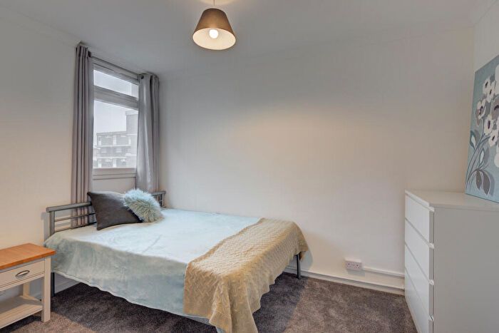 3 Bedroom Apartment To Rent In Exford Court, Bolingbroke Walk, Battersea, SW11