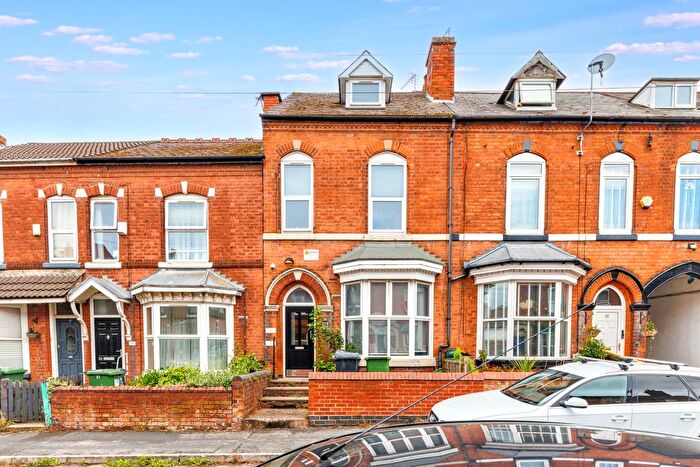 4 Bedroom Terraced House For Sale In Green Lane, Shelfield, Walsall, WS4