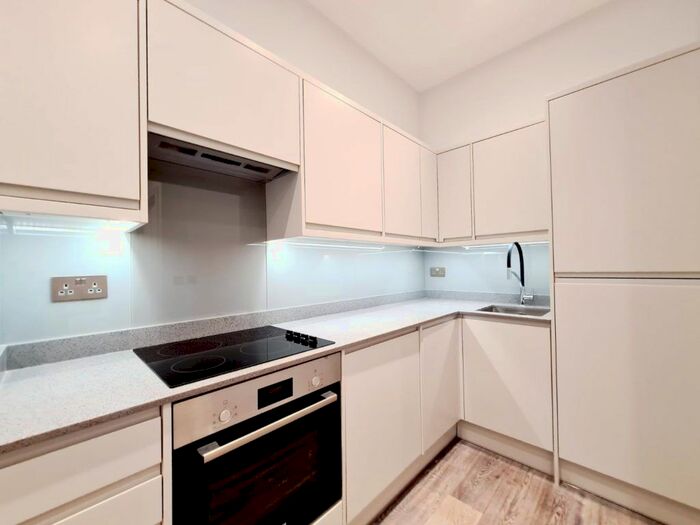 Studio To Rent In Stirling Way, Borehamwood, WD6