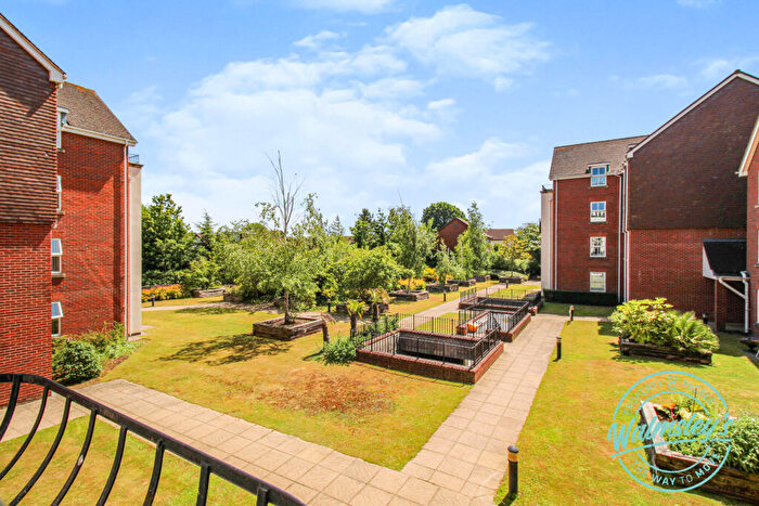 2 Bedroom Apartment For Sale In Birch Meadow Close, Warwick, Warwickshire, CV34