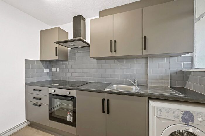 2 Bedroom Flat To Rent In London Road, Mitcham, CR4