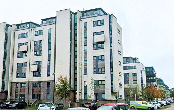 2 Bedroom Flat To Rent In Flat, Colonsay View, Edinburgh, EH5