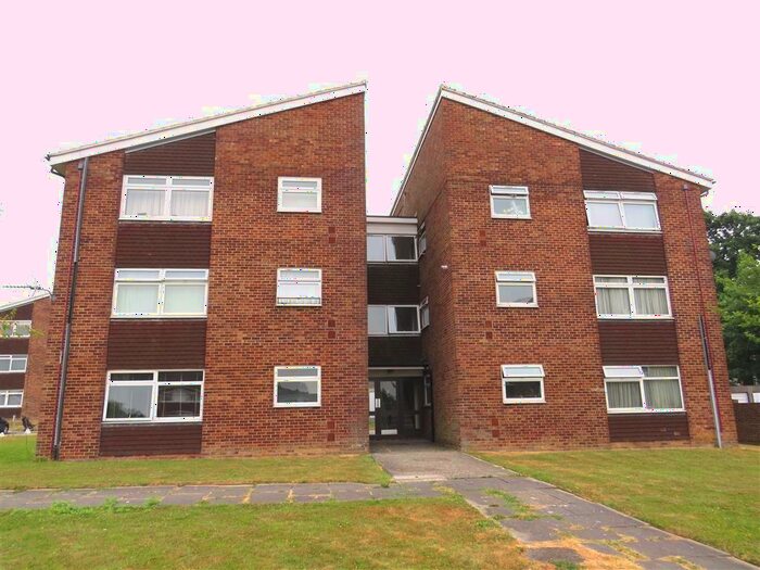 2 Bedroom Flat To Rent In Hillmead, Crawley, RH11