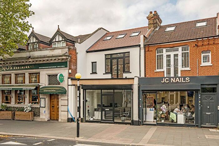 2 Bedroom Flat For Sale In Northfield Avenue, Northfields, W13