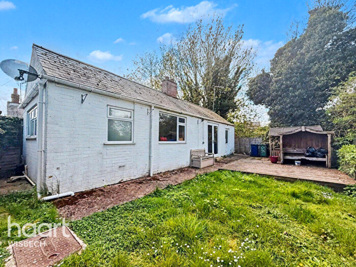 1 Bedroom Bungalow For Sale In High Road, Wisbech St Mary, PE13