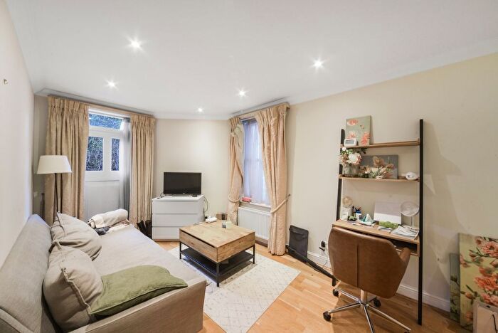 1 Bedroom Flat To Rent In Draycott Place, London, SW3