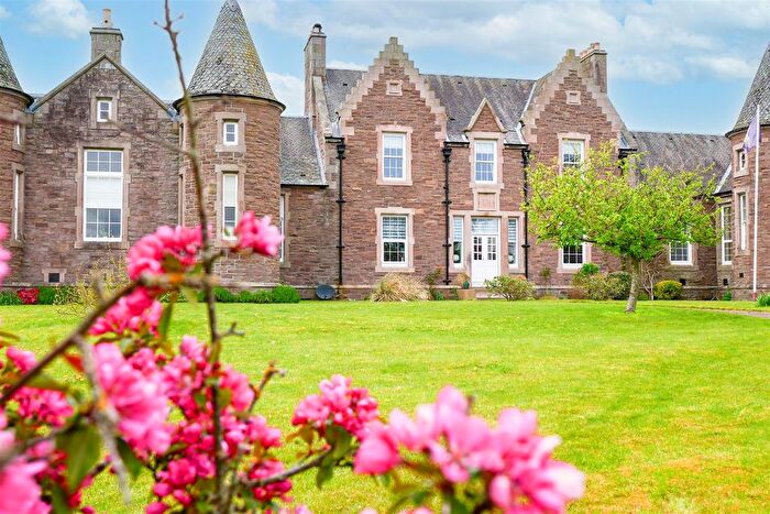 2 Bedroom Flat For Sale In Lockhart Drive, Lanark, ML11