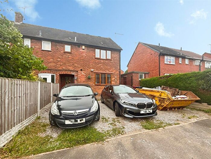 3 Bedroom Semi-Detached House For Sale In Blacksmith Lane, Calow, Chesterfield, S44