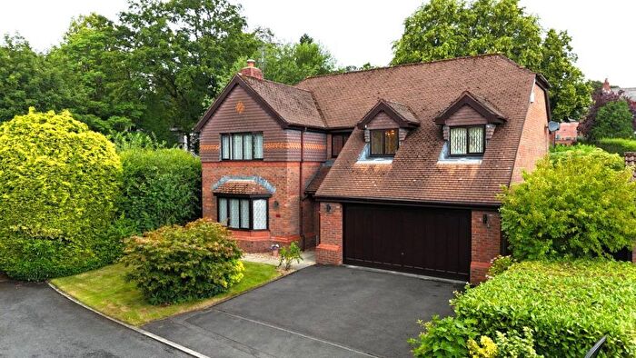 4 Bedroom Detached House For Sale In Whitland Avenue, Bolton, BL1
