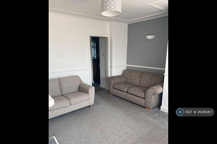 3 Bedroom Semi-Detached House To Rent In Brian Place, Leeds, LS15