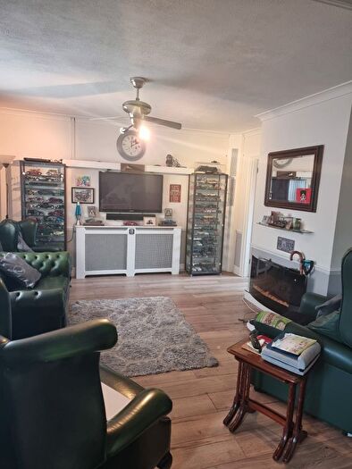 3 Bedroom Terraced House For Sale In Cedar Road, Cranford, TW4