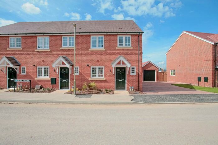 2 Bedroom End Of Terrace House To Rent In Maple Furlong, Benson, OX10