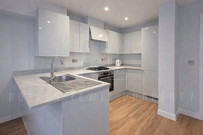 2 Bedroom Flat To Rent In Foster Street, London, NW4