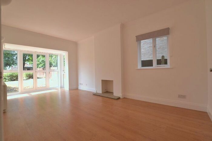 1 Bedroom Flat To Rent In Brackley Road, Beckenham, BR3
