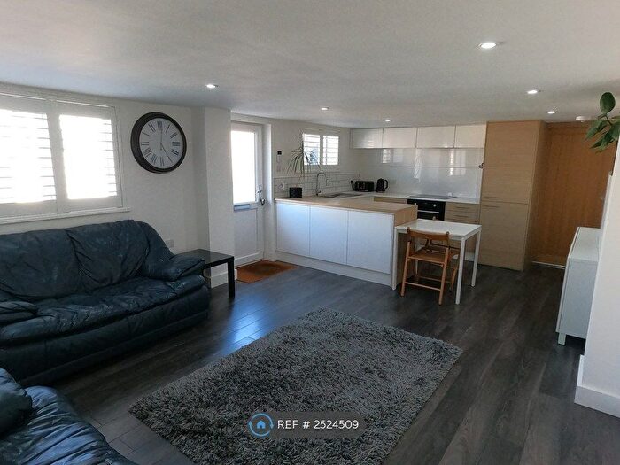 2 Bedroom Flat To Rent In Bristol, Bristol, BS4