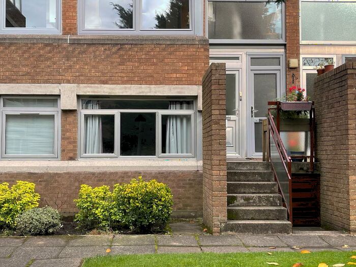 1 Bedroom Flat To Rent In Radnor Court, Glasgow, G41