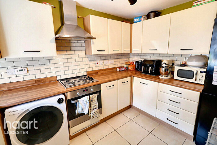 3 Bedroom Semi-Detached House For Sale In Marmion Close, Market Harborough, LE16