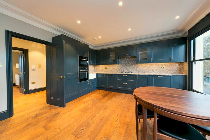 2 Bedroom Flat To Rent In Chiswick High Road, London, W4