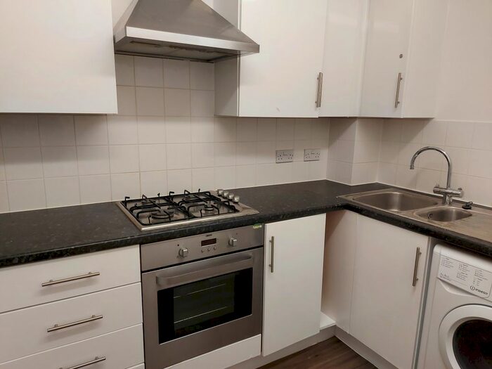 1 Bedroom Flat To Rent In Centaurus Square, St Albans, Hertfordshire, AL2