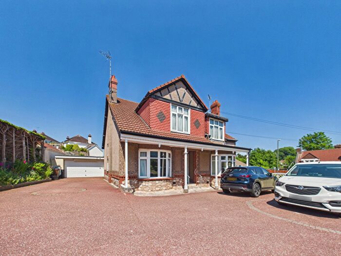 3 Bedroom Flat For Sale In Shiphay Lane, Shiphay, Torquay, TQ2
