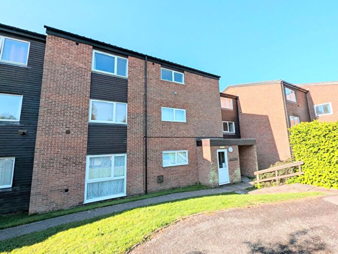 1 Bedroom Flat To Rent In Gilligan Close, Horsham, RH12