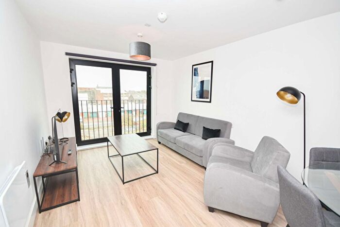 2 Bedroom Flat To Rent In Vauxhall, L3