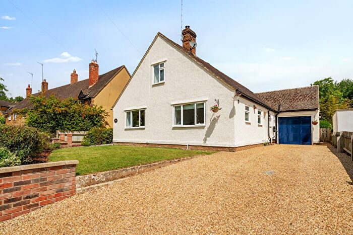 4 Bedroom Detached House For Sale In Dog Close, Adderbury, OX17