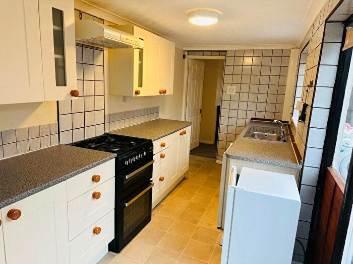 3 Bedroom End Of Terrace House For Sale In Folly Road, Deanshanger, MK19