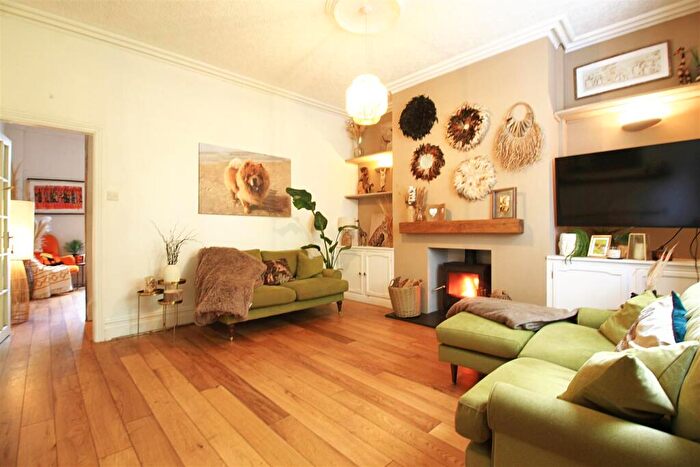 2 Bedroom House For Sale In Godley Hill Road, Hyde, SK14