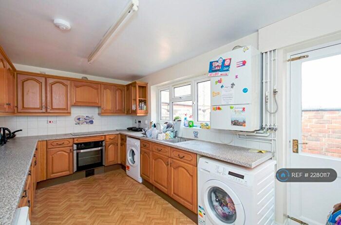 5 Bedroom Terraced House To Rent In Lorne Road, Leicester, LE2