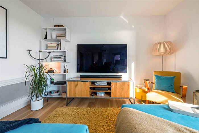 1 Bedroom Flat For Sale In Queens Road, Brighton, BN1