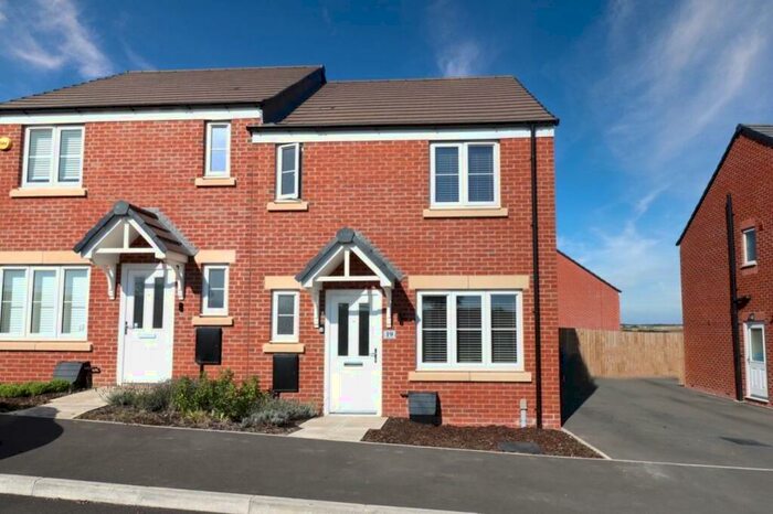 3 Bedroom Semi-Detached House To Rent In Kennard Close, Weldon Park, Corby, NN17