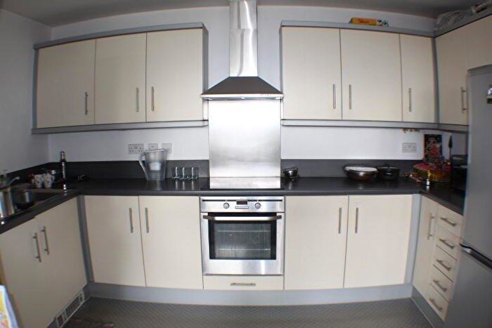 2 Bedroom Flat To Rent In Memorial Heights, Newbury Park, IG2